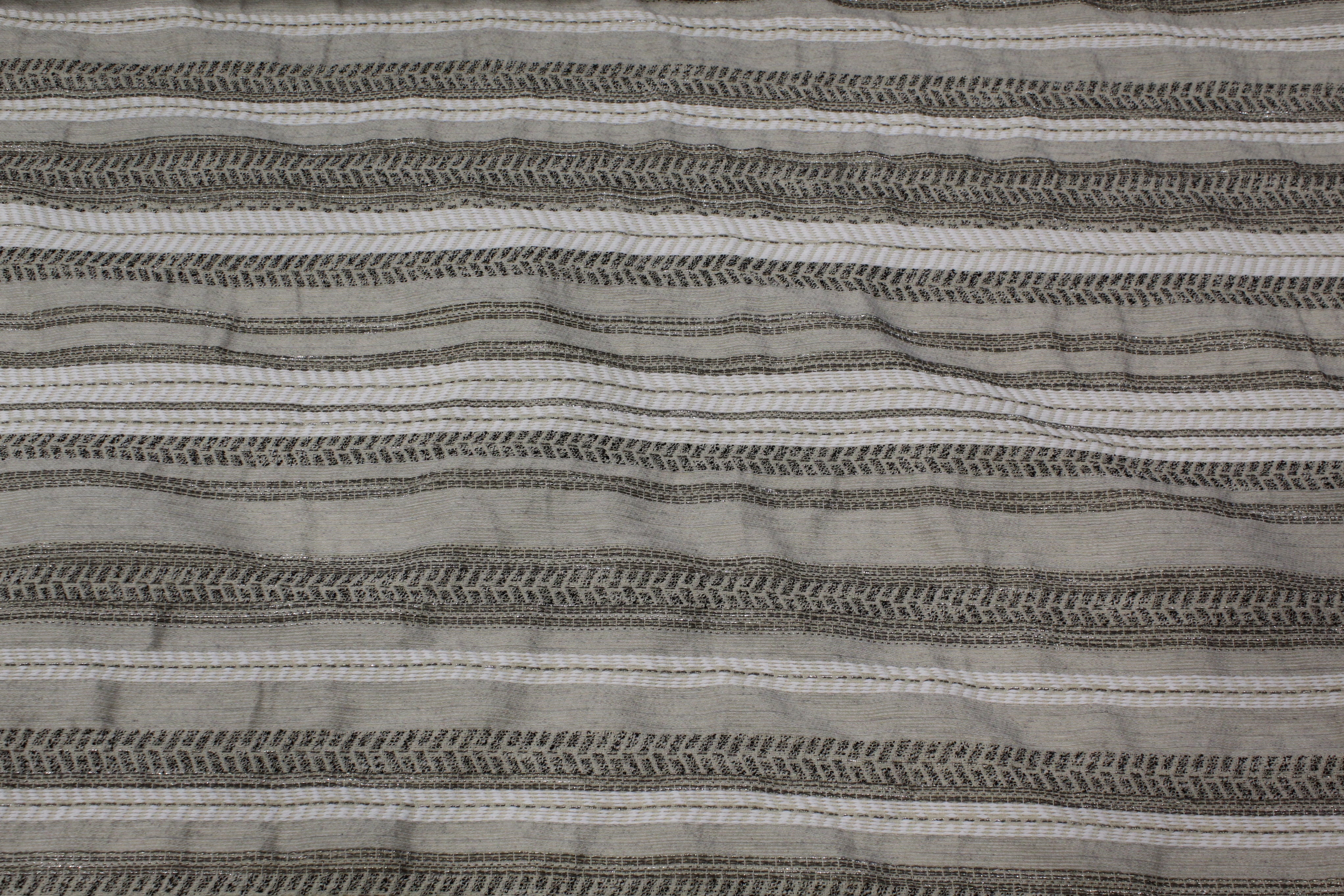 STRIPPED BEIGE AND BLACK JACQUARD-