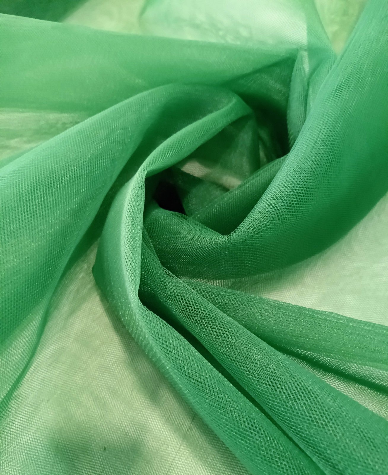 SOFT TULLE - GREEN