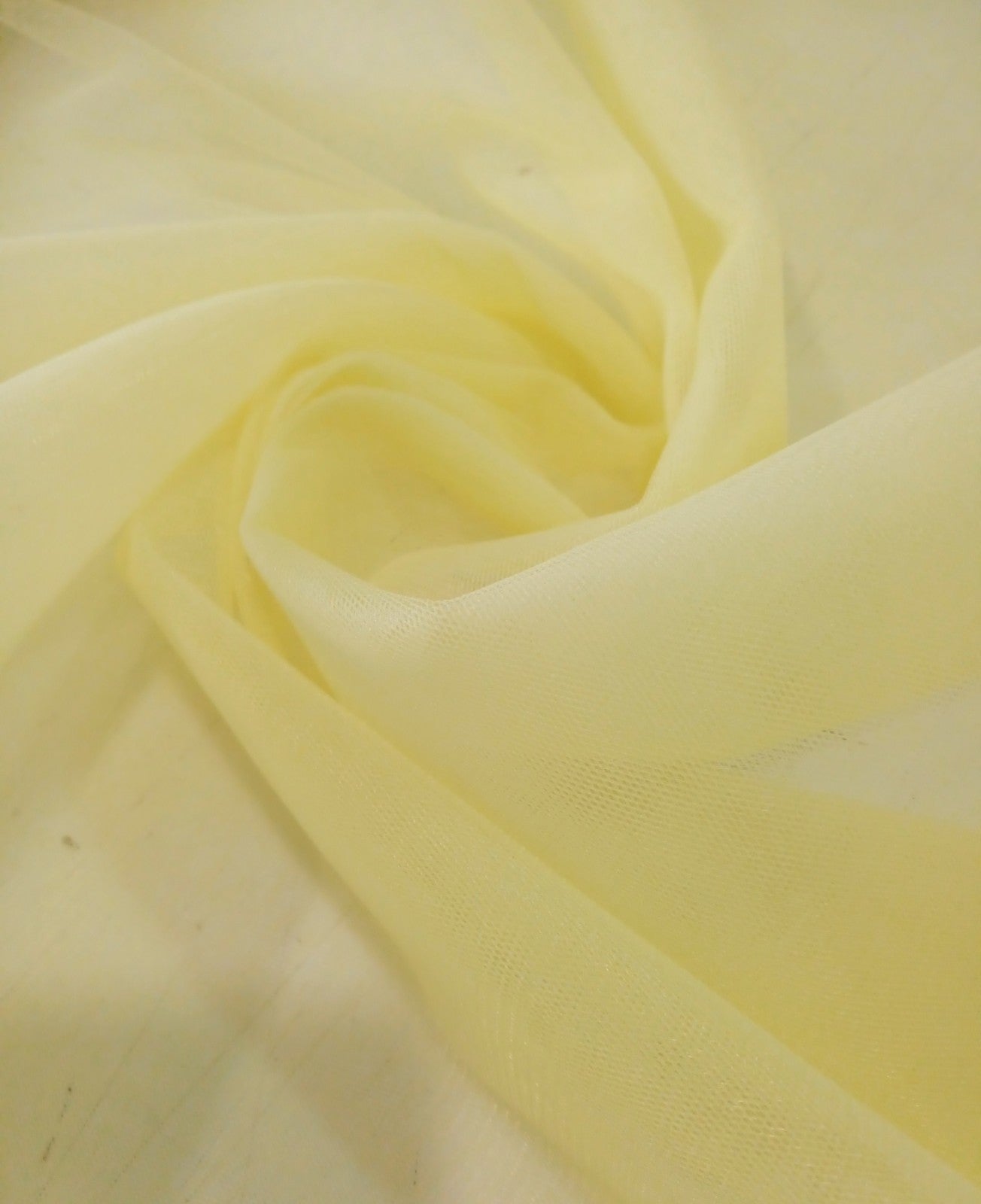 SOFT TULLE - YELLOW